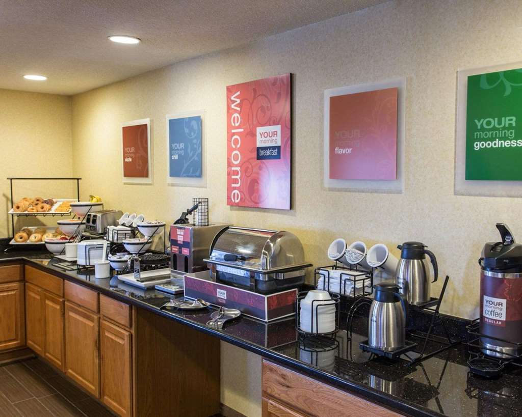 Quality Inn I-25 Pueblo Restaurant photo