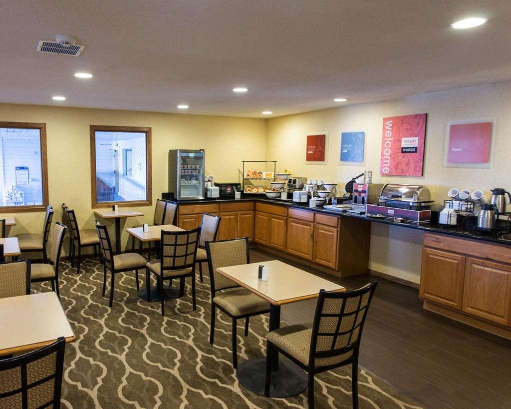 Quality Inn I-25 Pueblo Restaurant photo