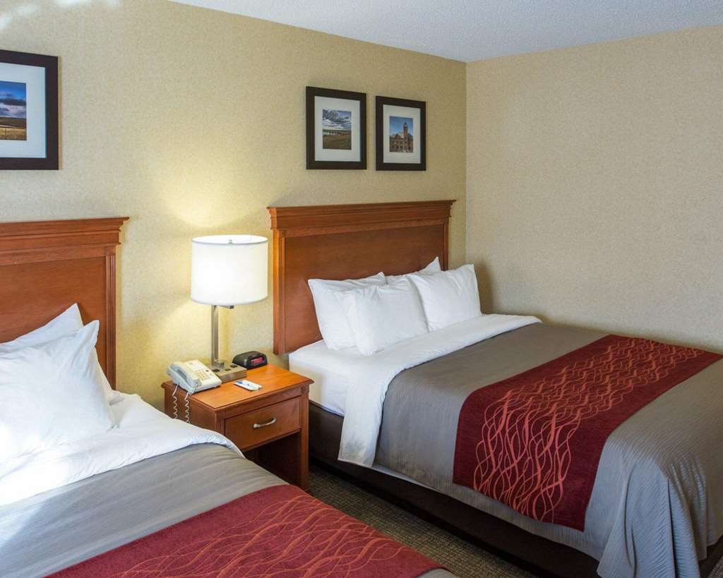 Quality Inn I-25 Pueblo Room photo